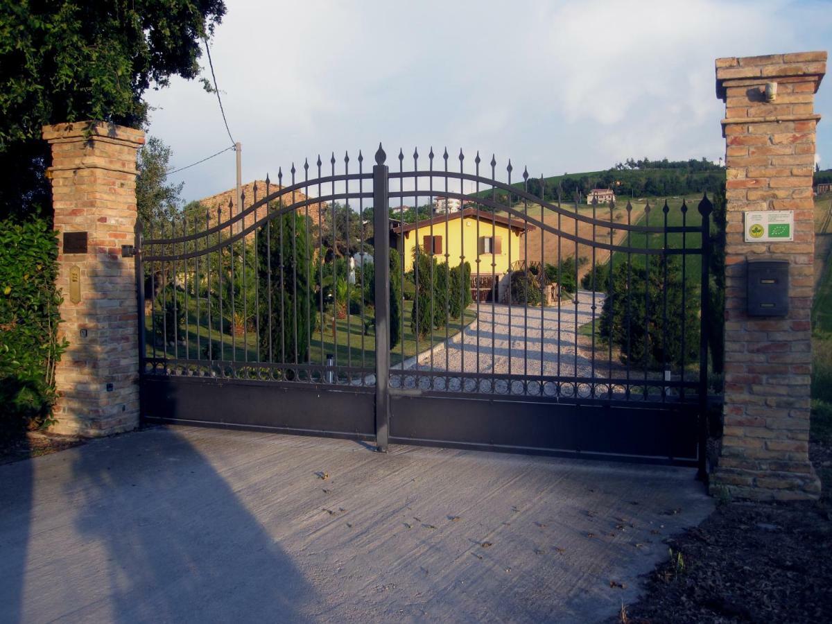Agriturismo Tenuta Santa Maria Notaresco Exterior photo